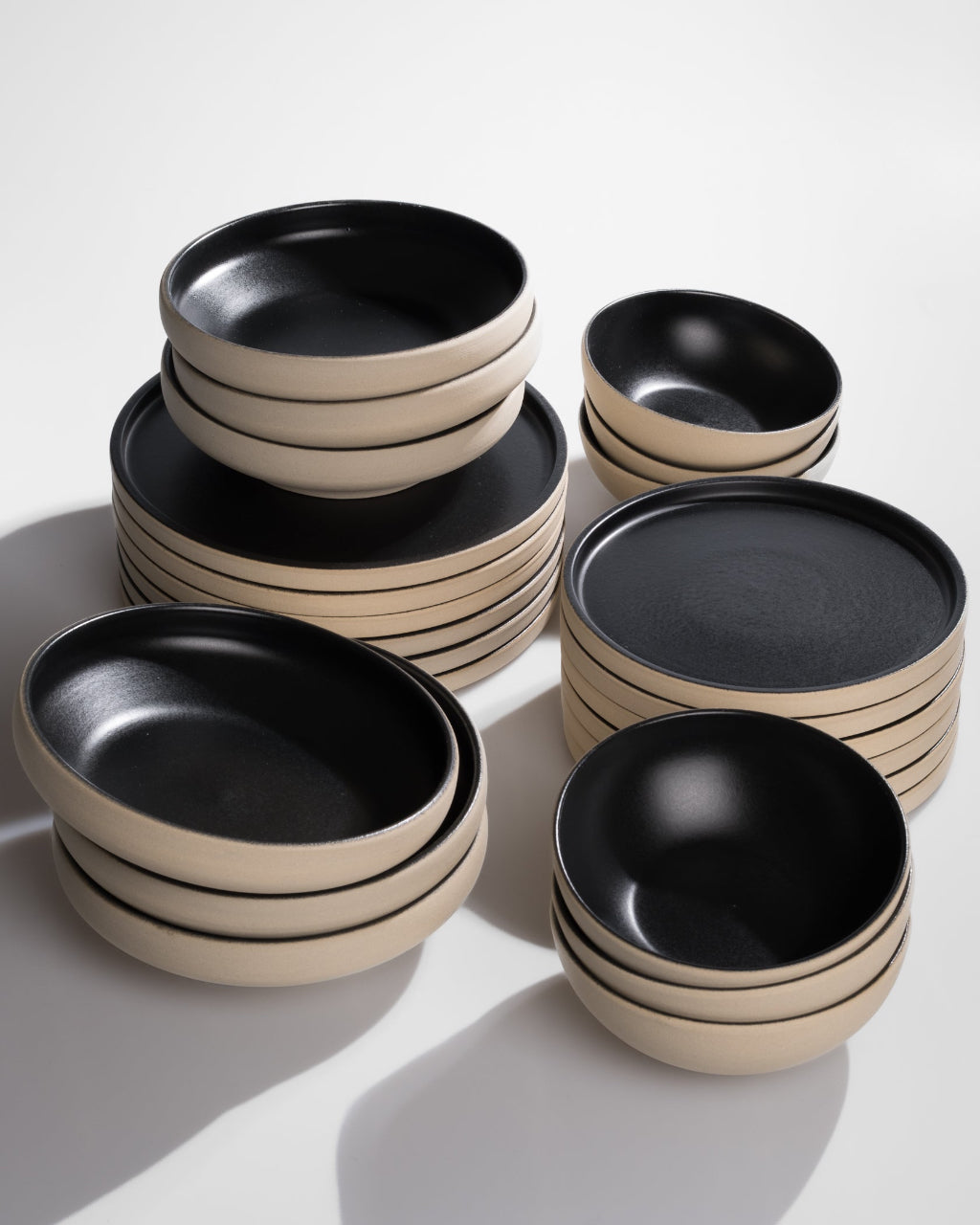 Handgemachtes Keramik Geschirrset schwarz matt