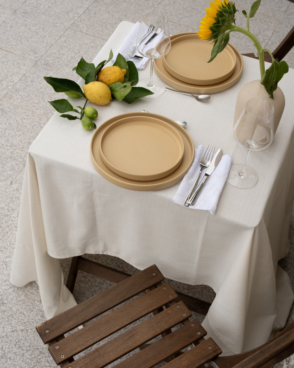 Handgemachtes Keramik Geschirr Sand