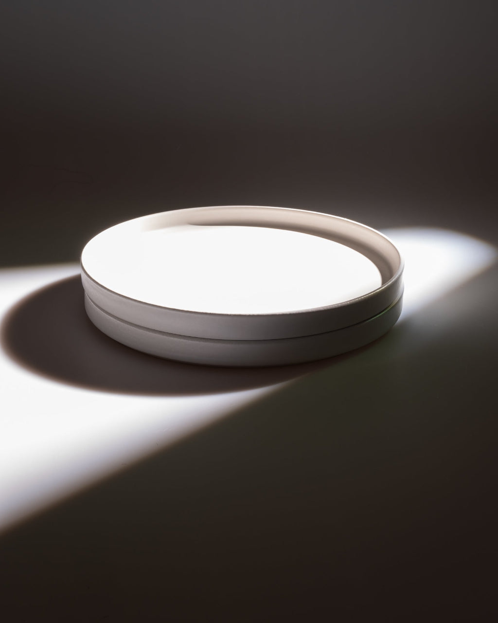 Handgemachtes Keramik Geschirr weiß