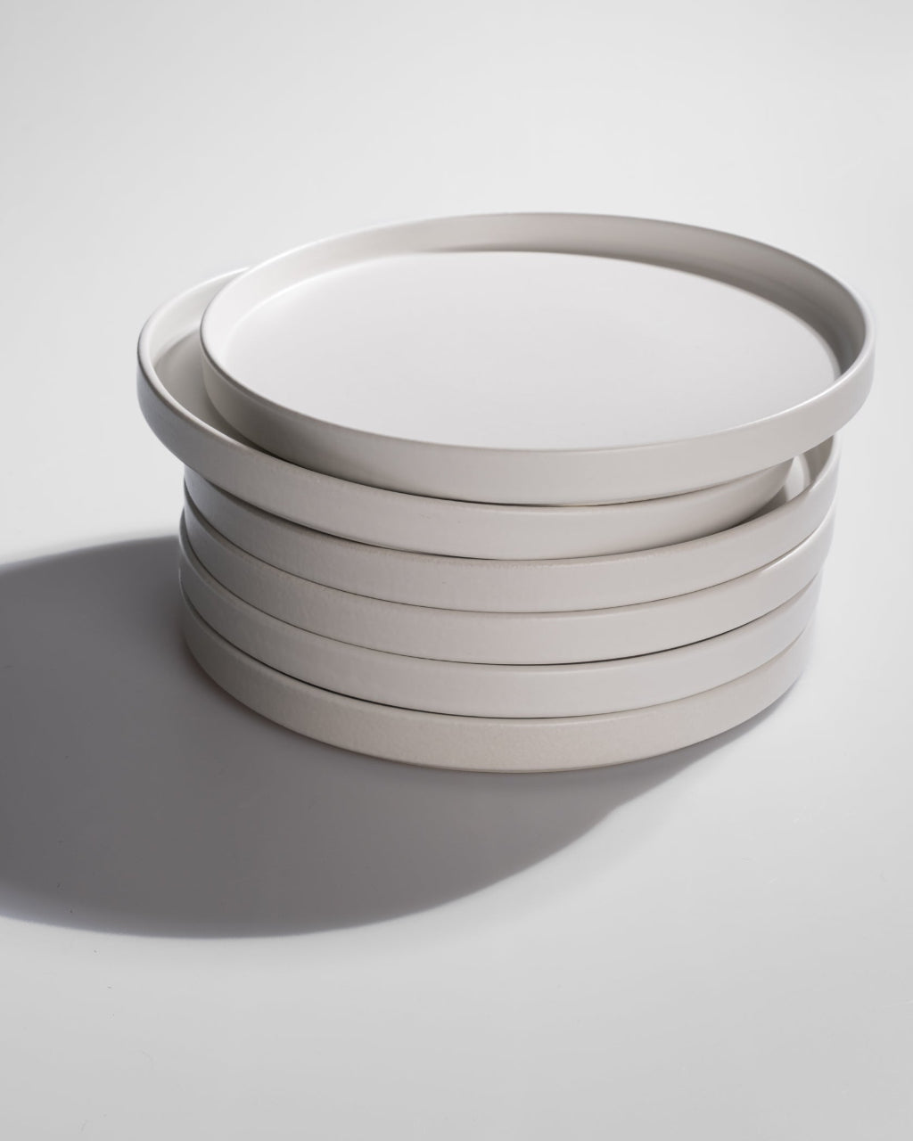 Handgemachtes Keramik Geschirr weiß