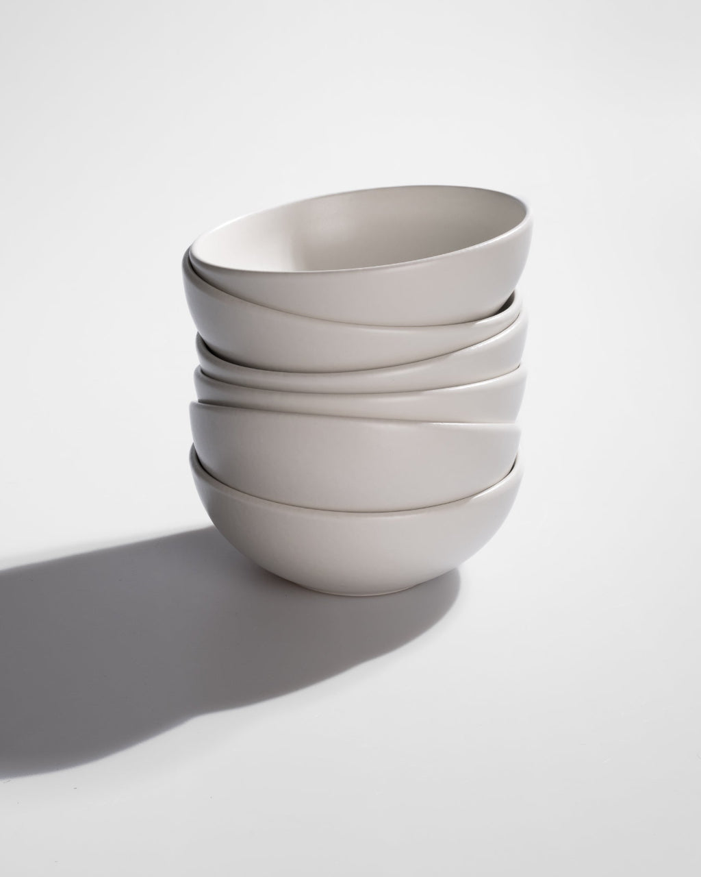 Handgemachtes Keramik Geschirr weiß