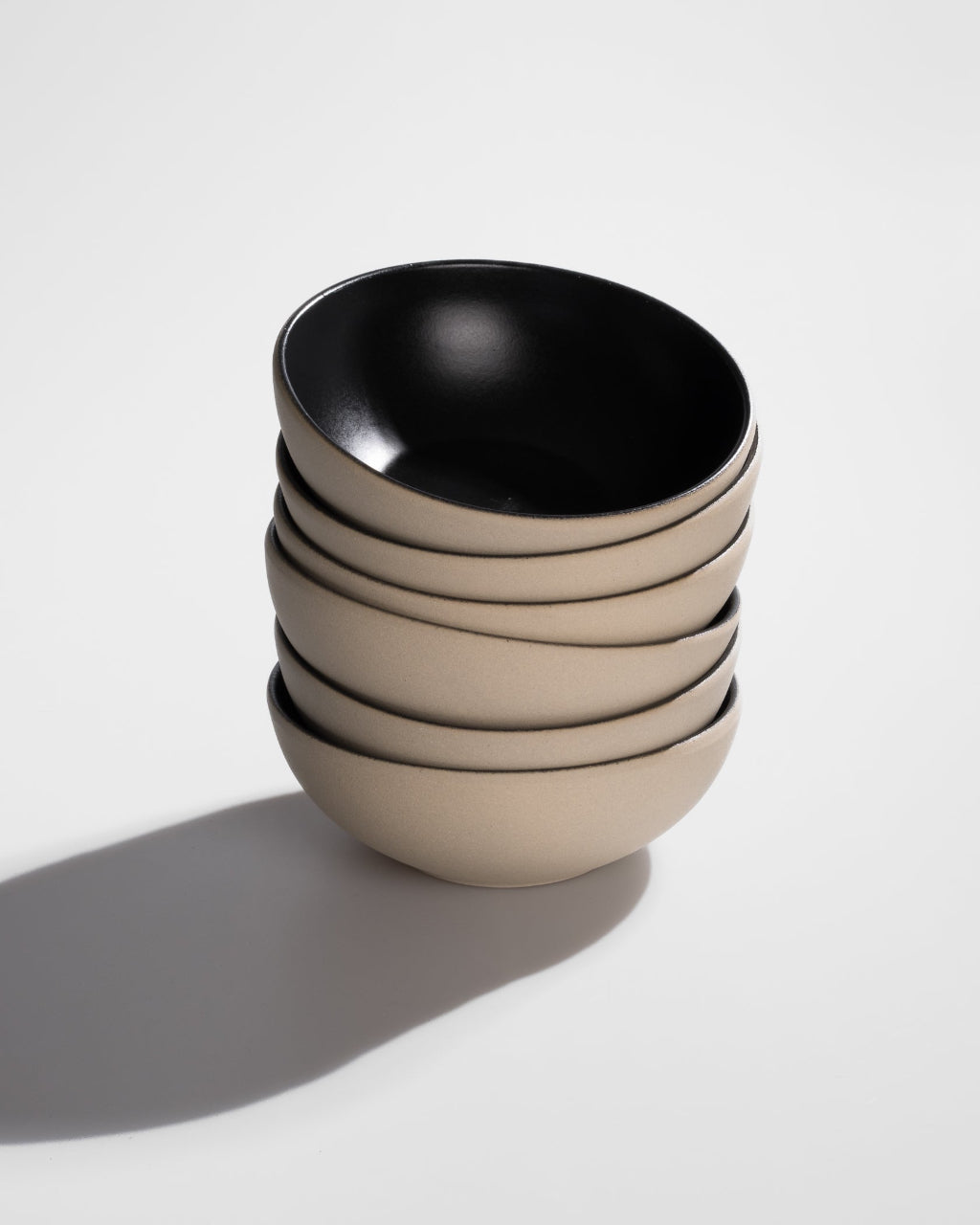 Handgemachtes Keramik Geschirr schwarz matt