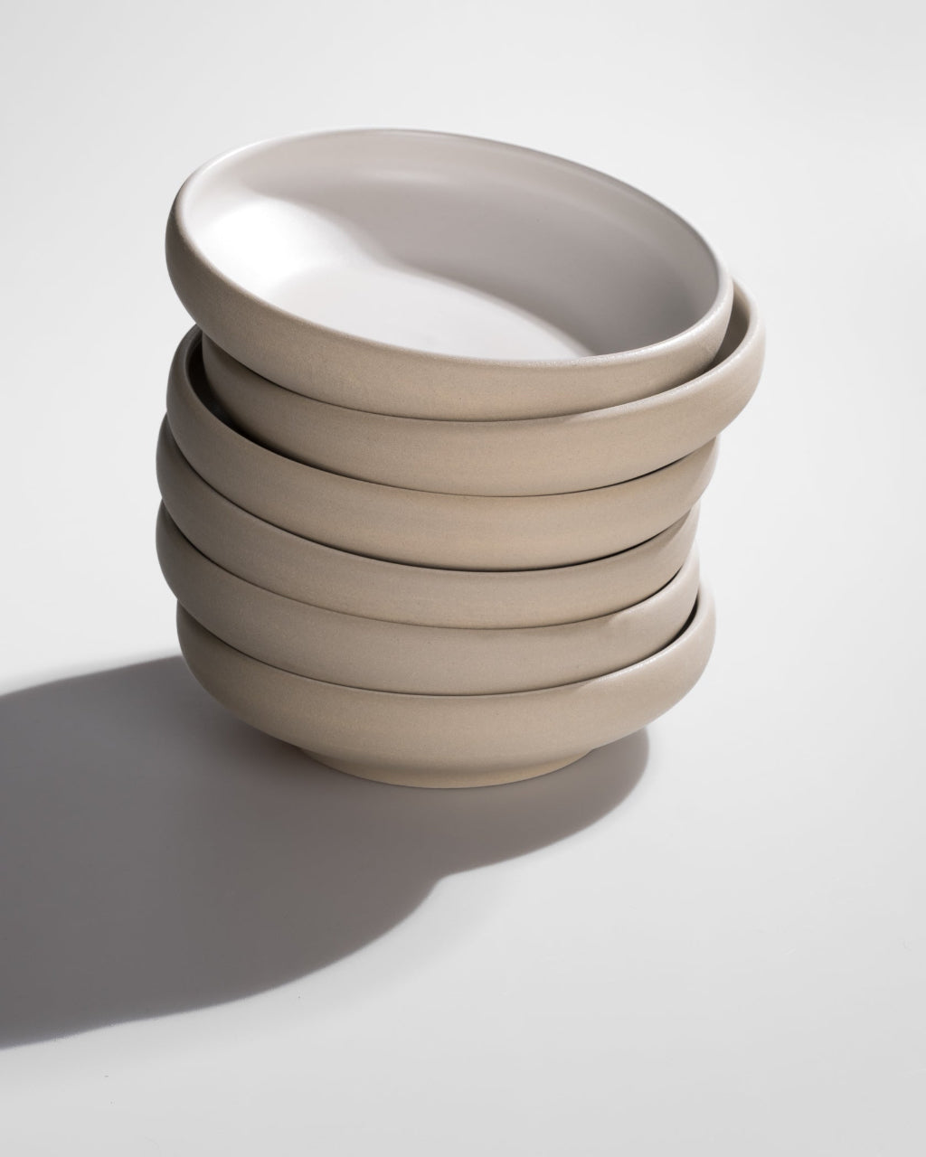 Handgemachtes Keramik Geschirr weiß matt