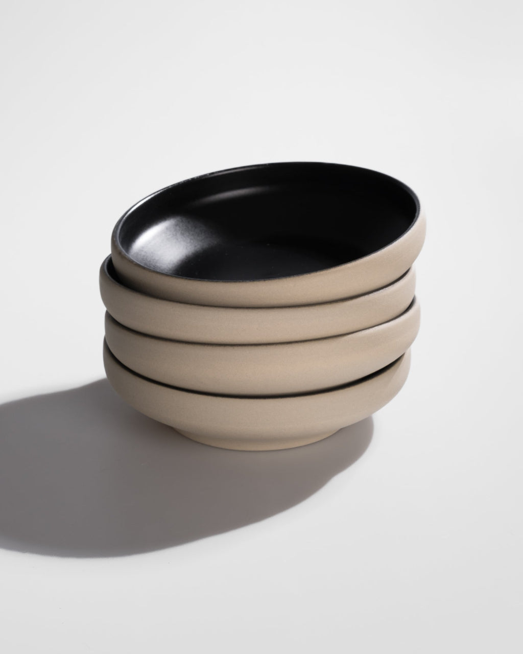 Handgemachtes Keramik Geschirr schwarz matt