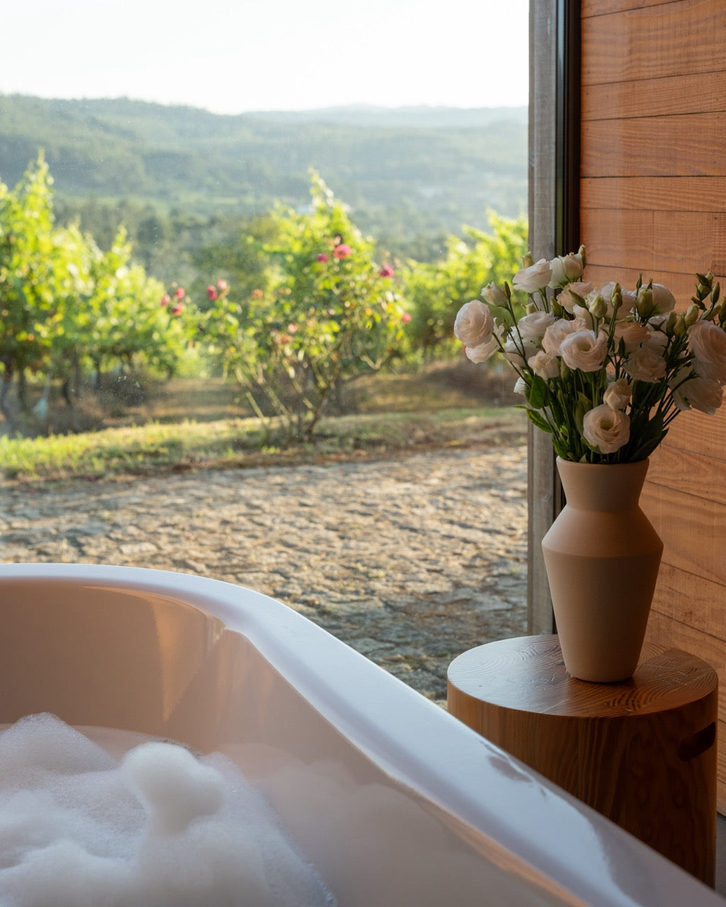 Handgemachte Keramik Vase beige bouquet