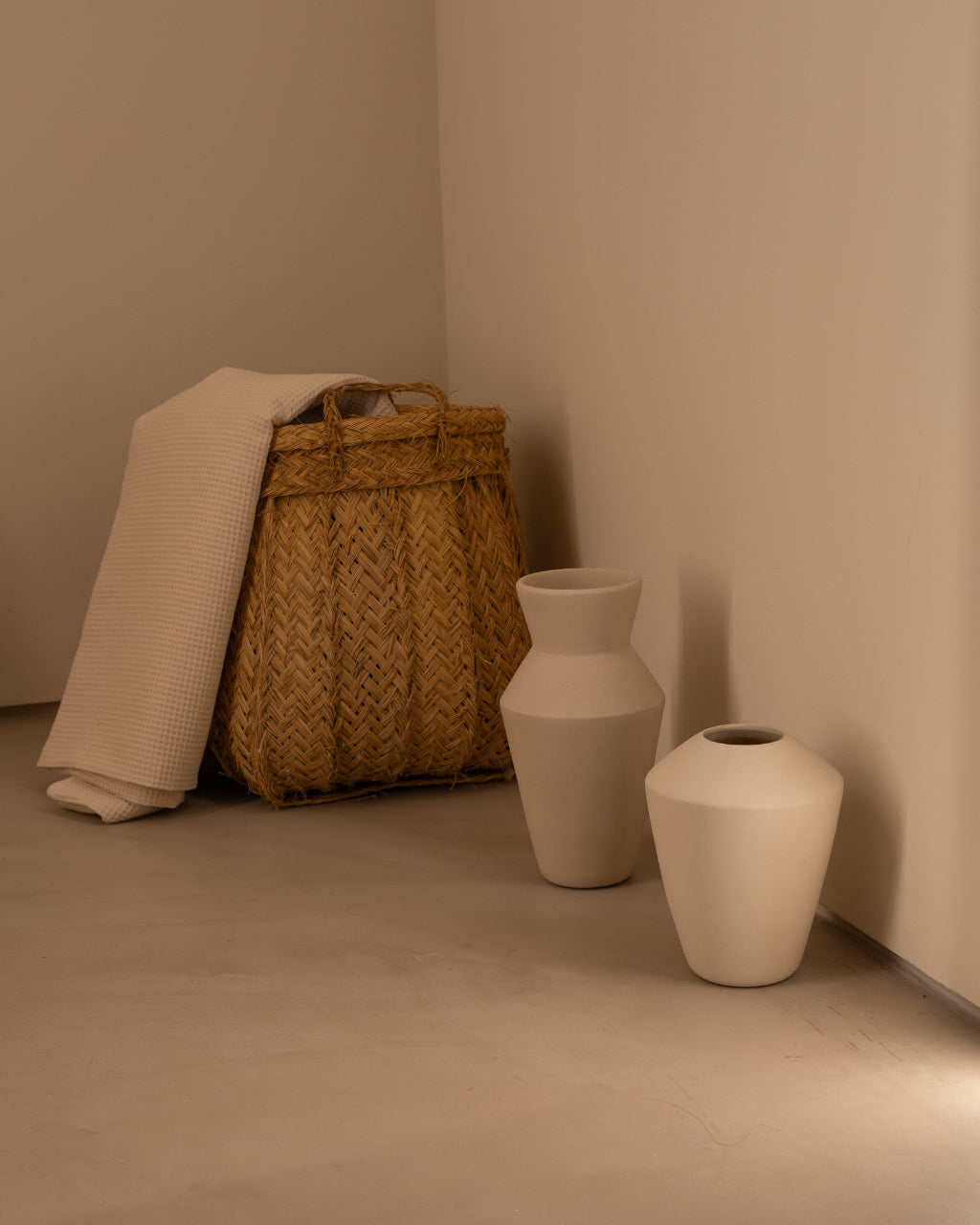 Handgemachte Design Keramik Vase beige