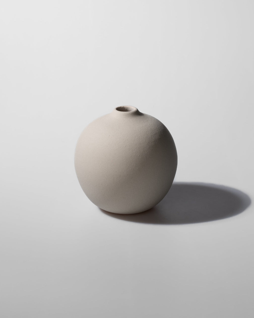 Runde Keramik Vase handgemacht beige