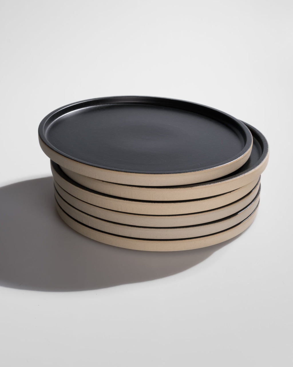 Handgemachtes Keramik Geschirr schwarz matt