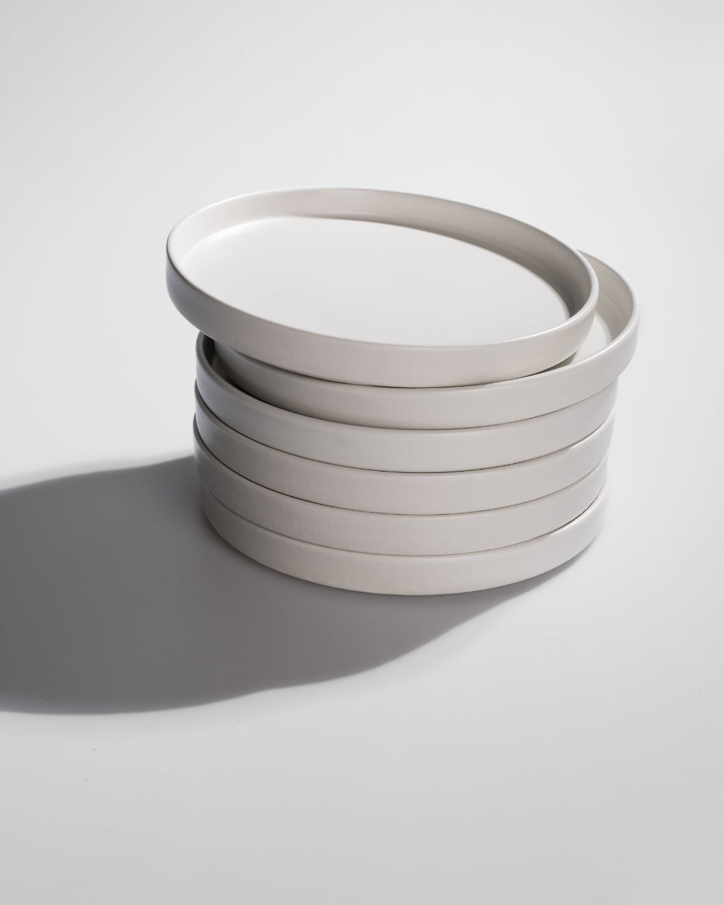 Handgemachtes Keramik Geschirr weiß