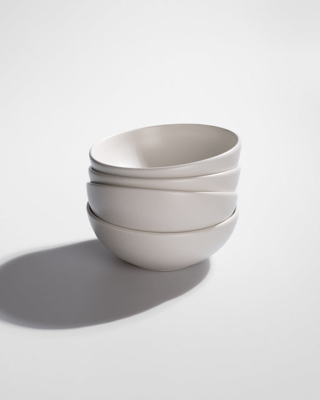 Handgemachtes Keramik Geschirr weiß