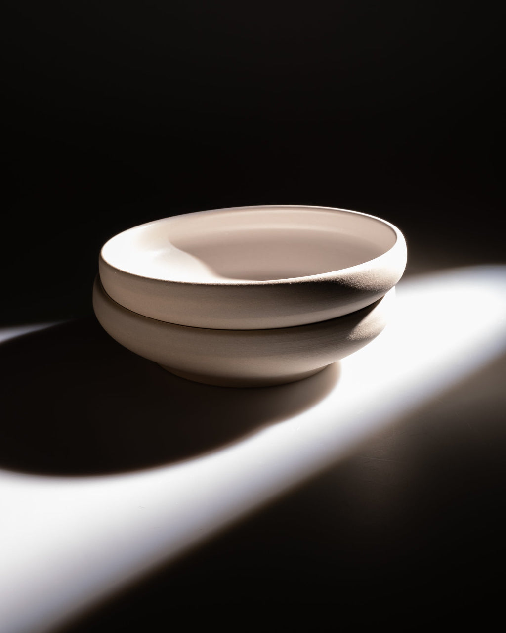 Handgemachtes Keramik Geschirr weiß matt