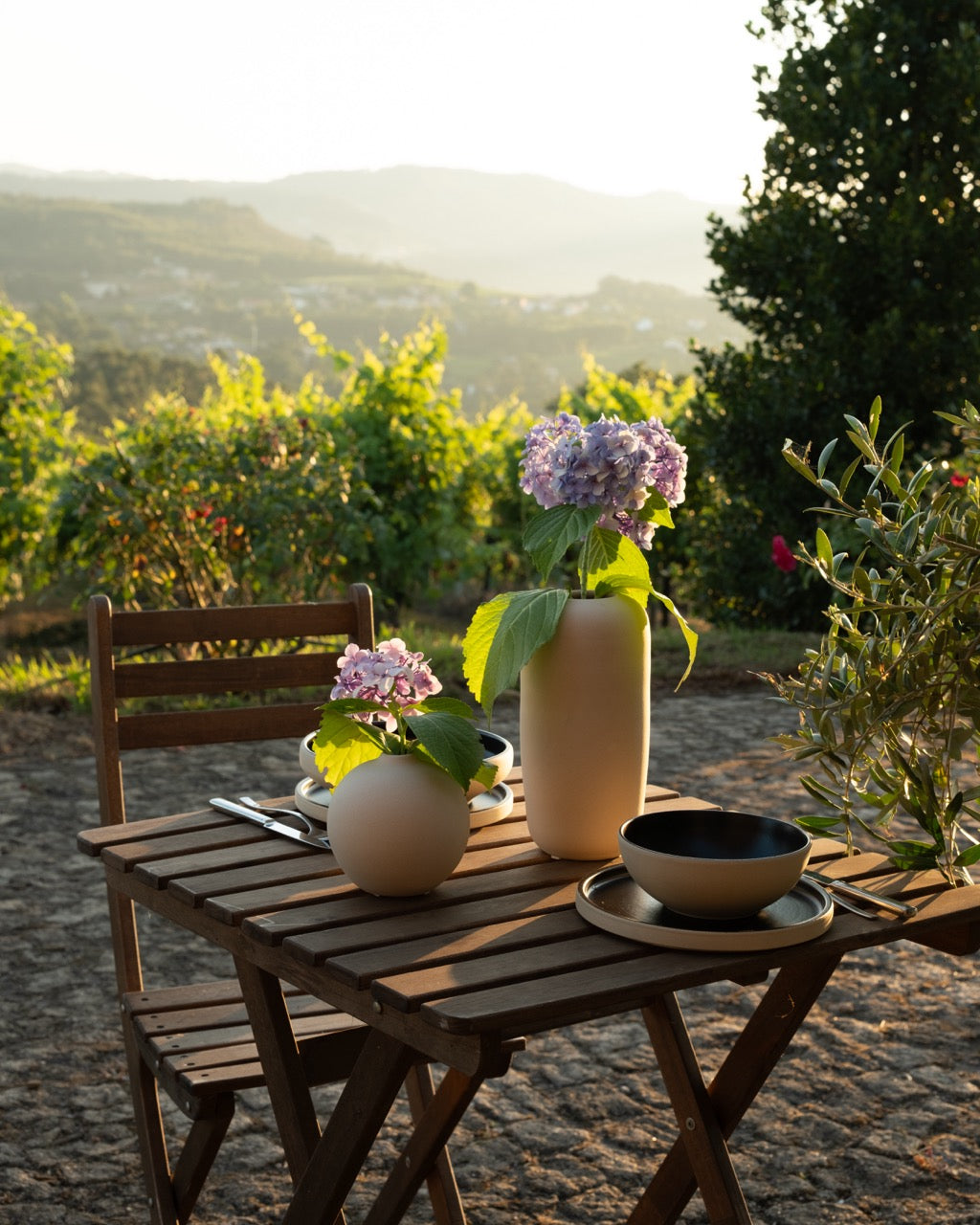 Handgemachtes Keramik Geschirrset schwarz matt